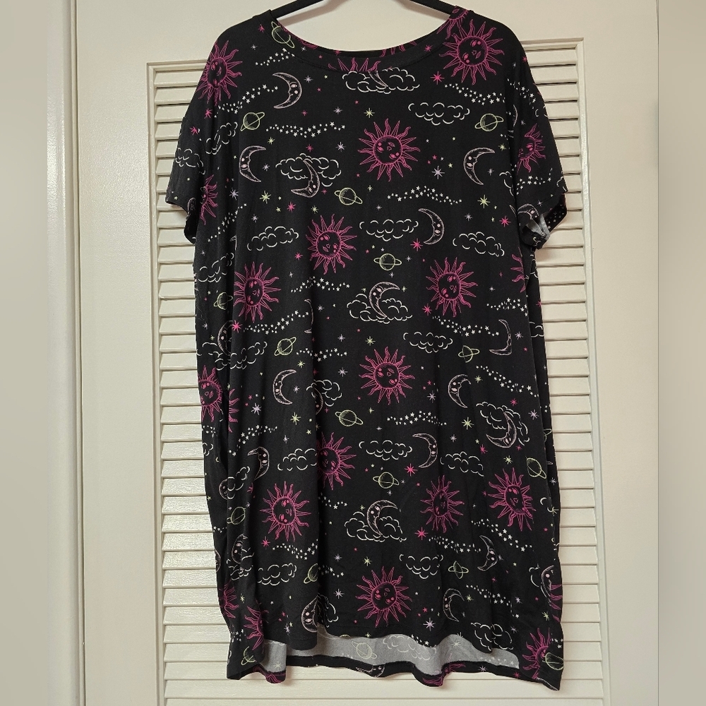 Joyspun - Moon & Stars Pattern Short-Sleeve Nightgown Sleep-Shirt With Pockets